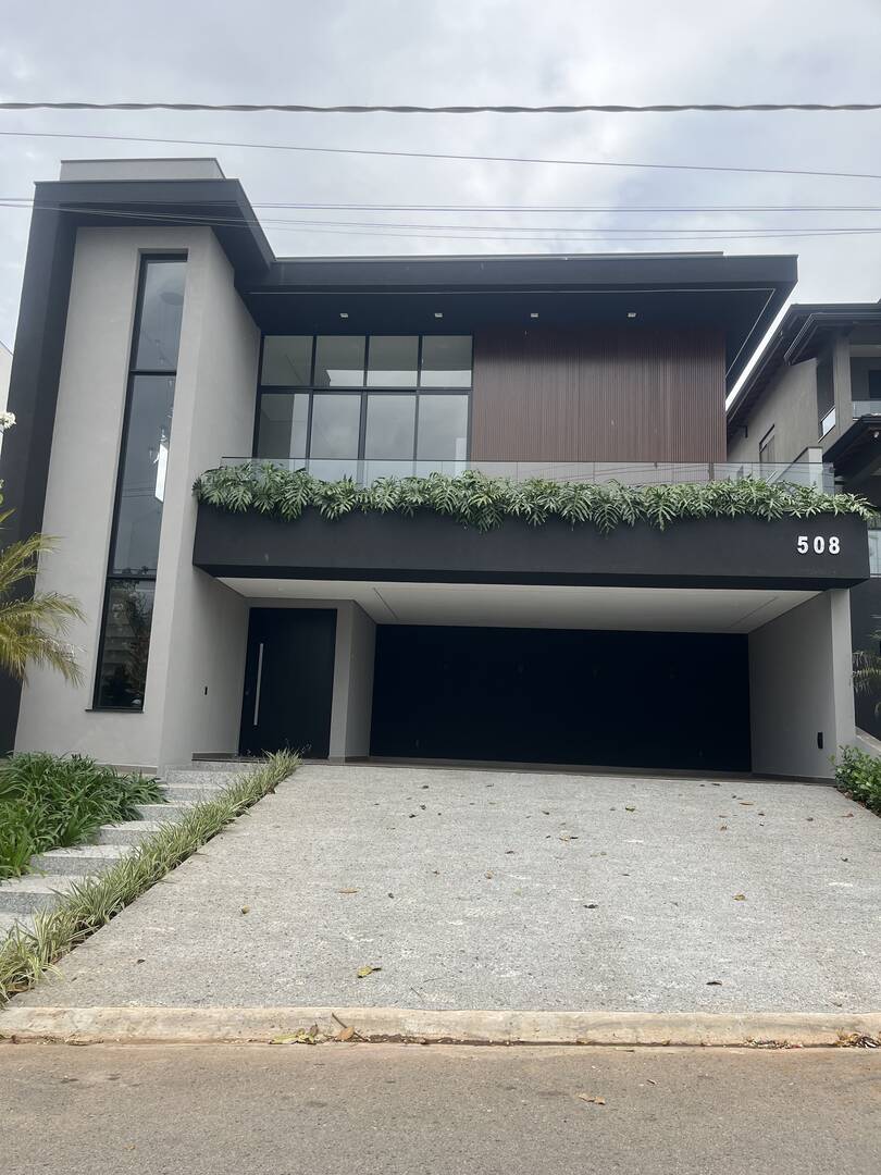 Casa, 3 quartos, 318 m² - Foto 1