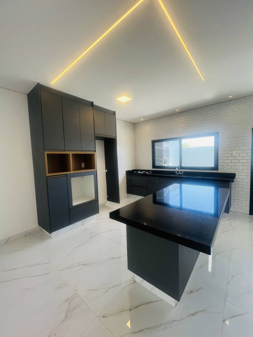 Casa, 3 quartos, 181 m² - Foto 1